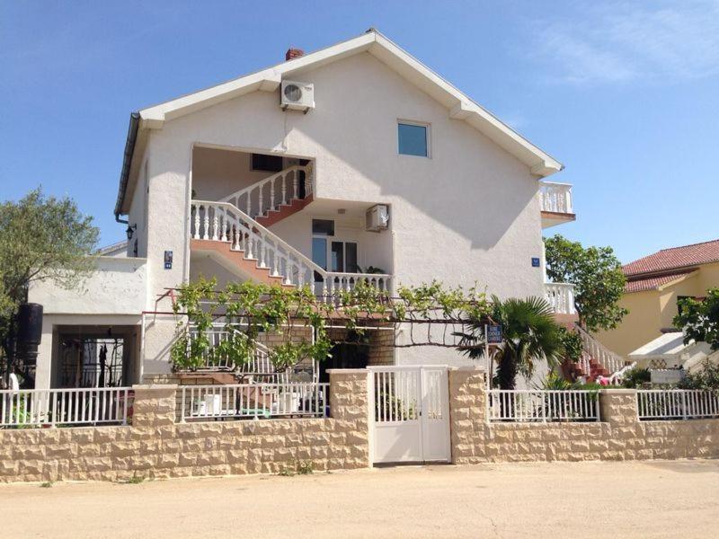 Apartmani Slavica بيوغْغاد نا موغو المظهر الخارجي الصورة